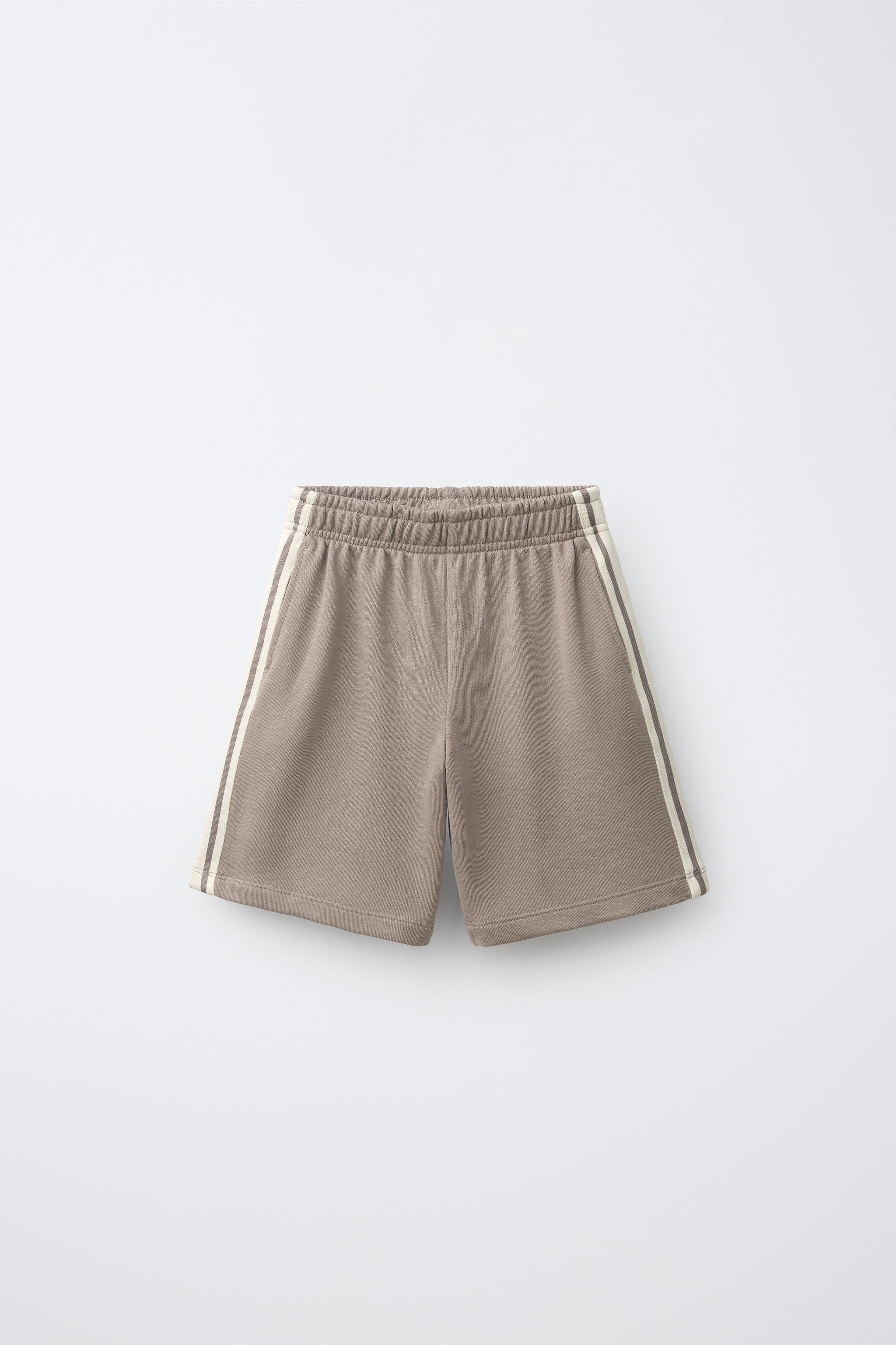 KNIT T-SHIRT AND BERMUDA SHORTS SET WITH SIDE STRIPES